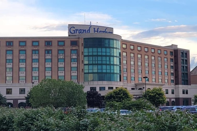 4 days, 3 nights and 8 meals